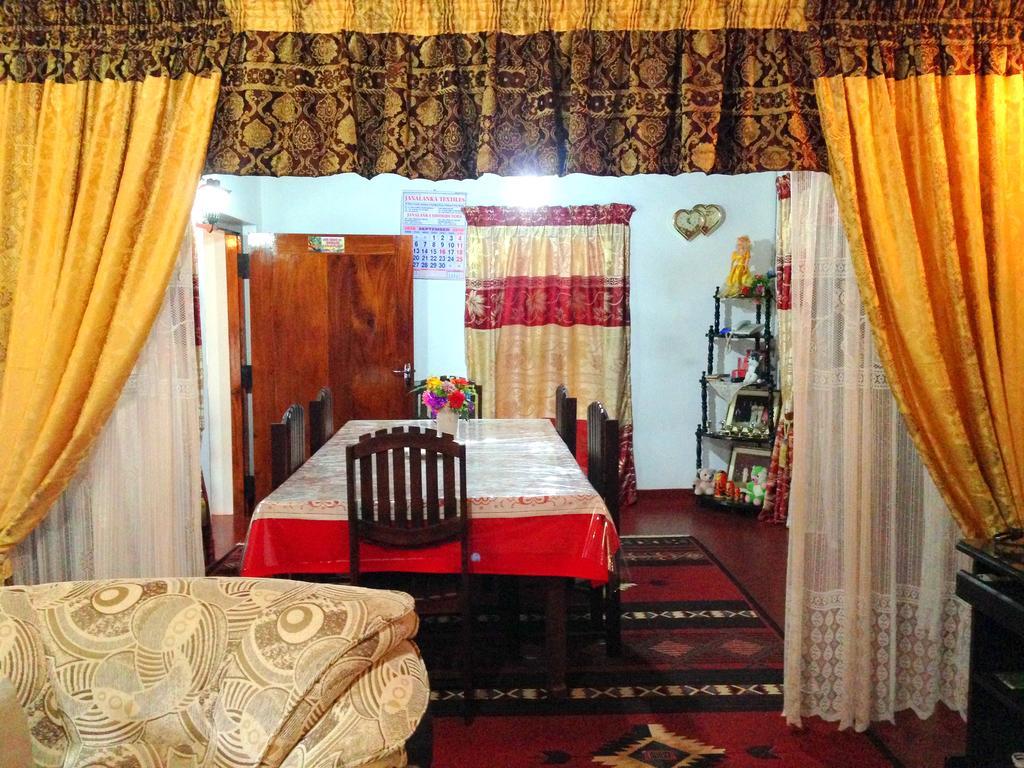 Eeshani Guest Inn Ella Ngoại thất bức ảnh